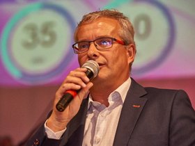 151002%201375%20SUMPLUSfoto.jpg